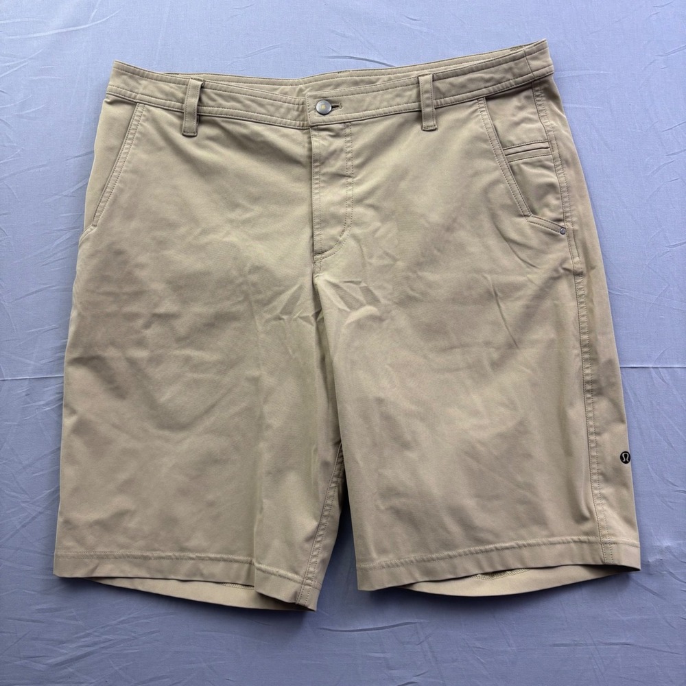 Lululemon Mens Commission Shorts 10 Inch Khaki Tan Technical Chino Size 38